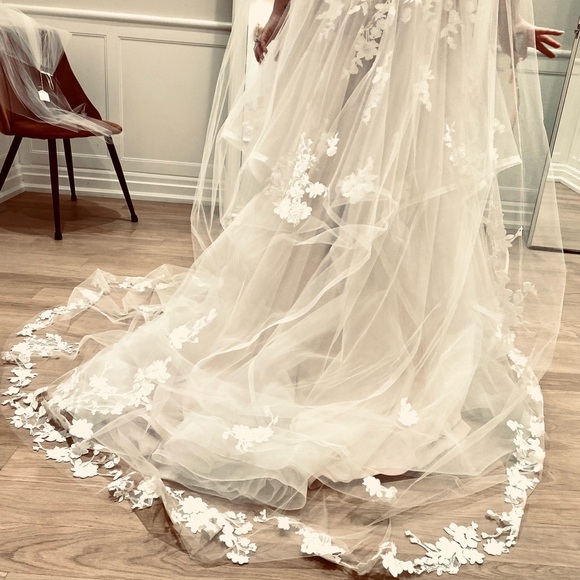 Wedding Dress by Beloved with matching vail and accessories size 10 - Picture 12 of 15